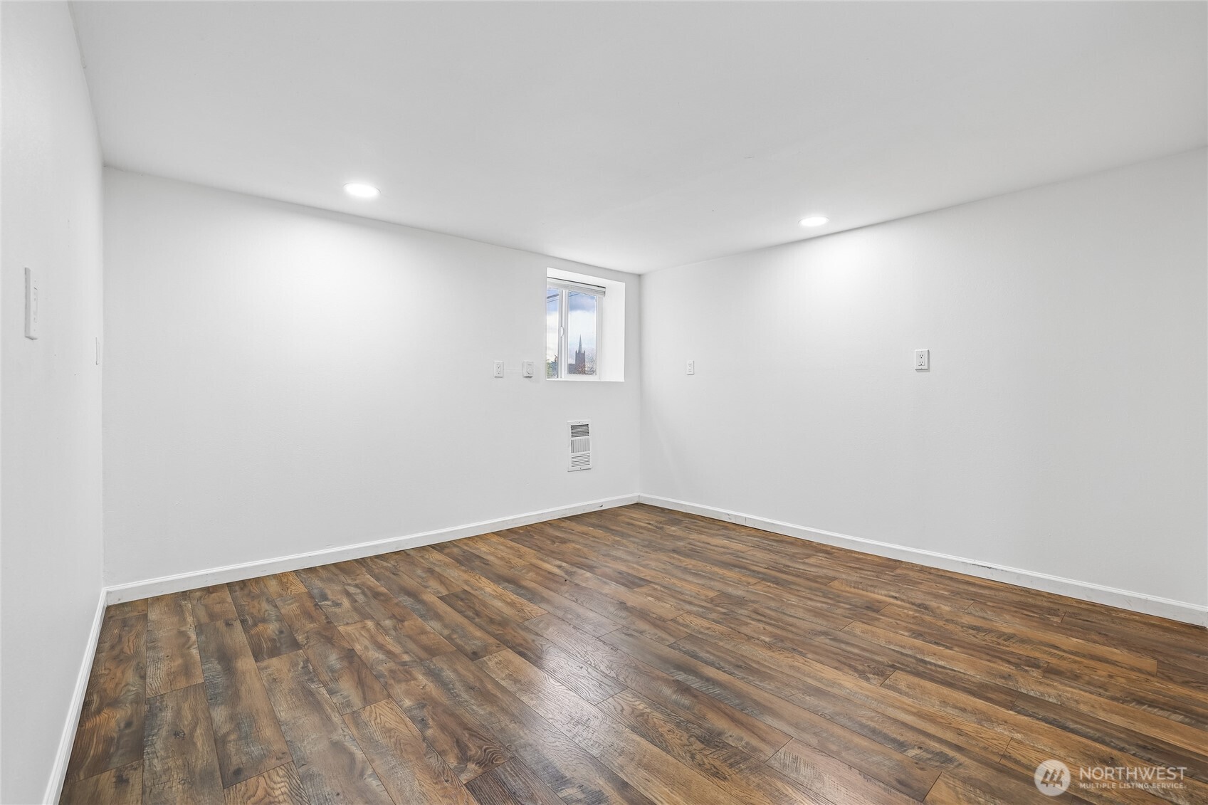 4545 5th Avenue Property Photo 24