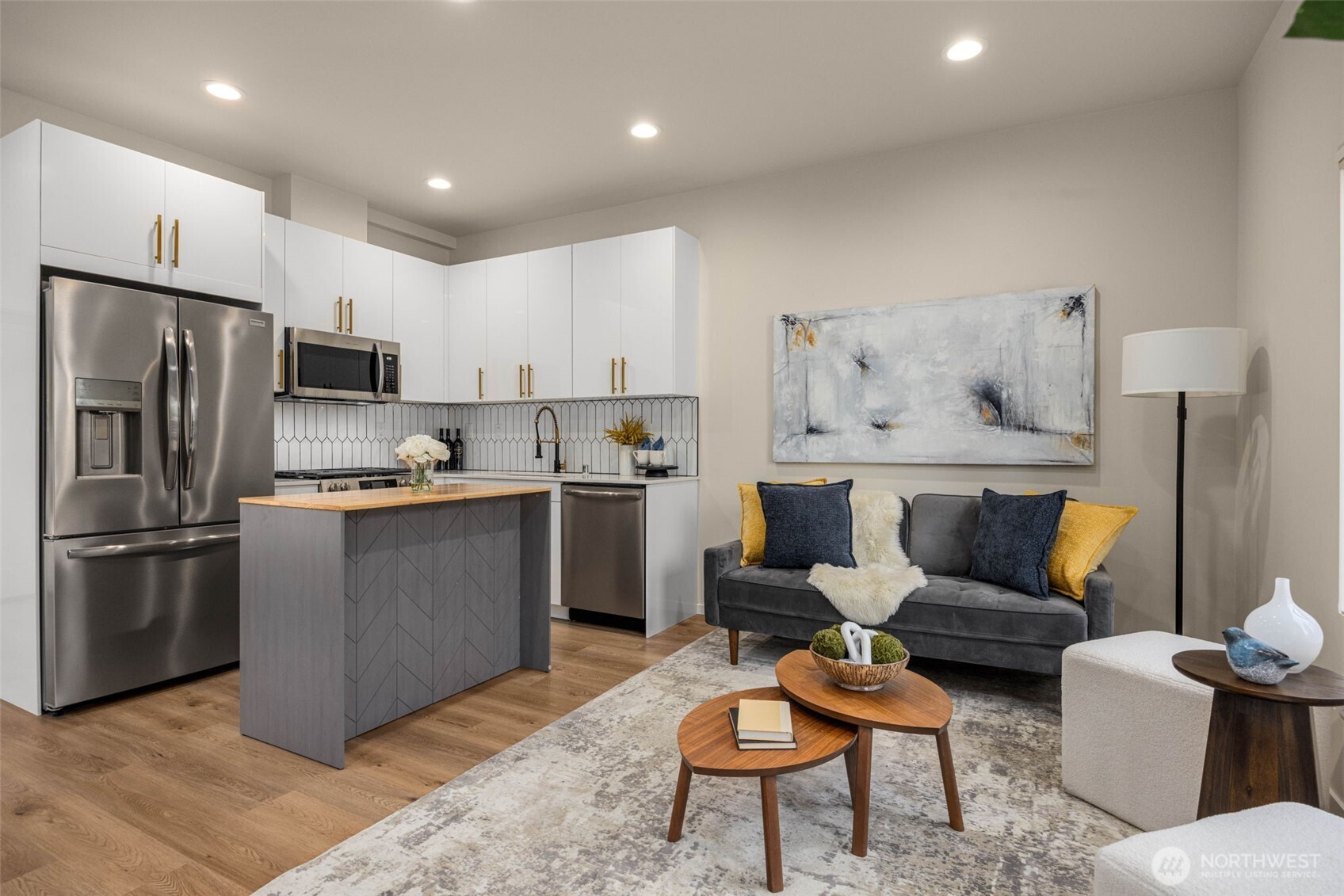 3828 35th Avenue #b Property Photo 8