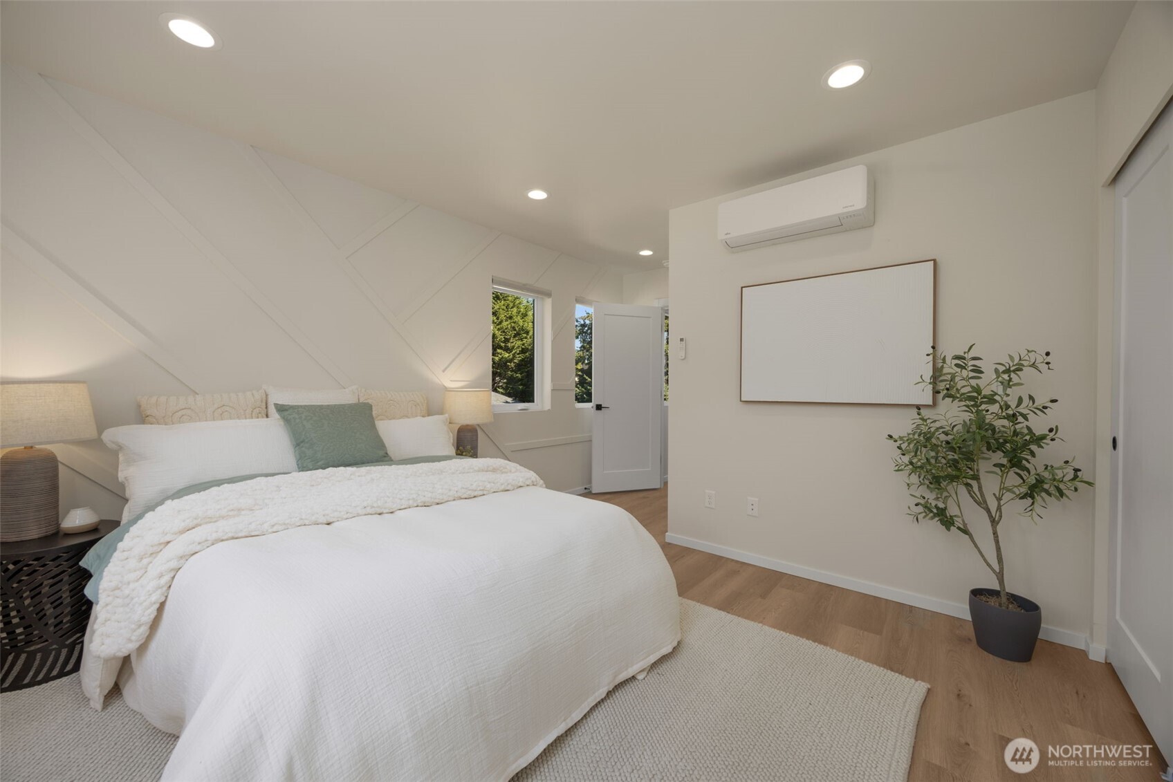 3828 35th Avenue #b Property Photo 19