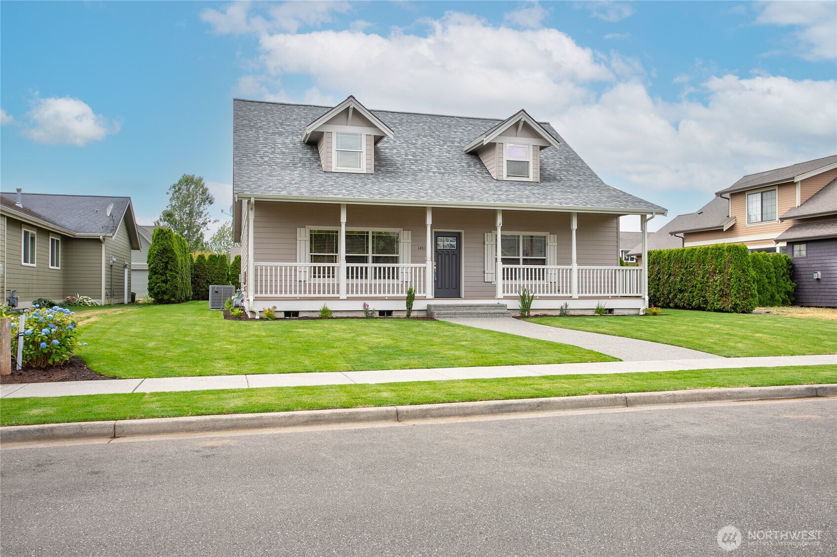 1451 Larkspur Street Property Photo 1