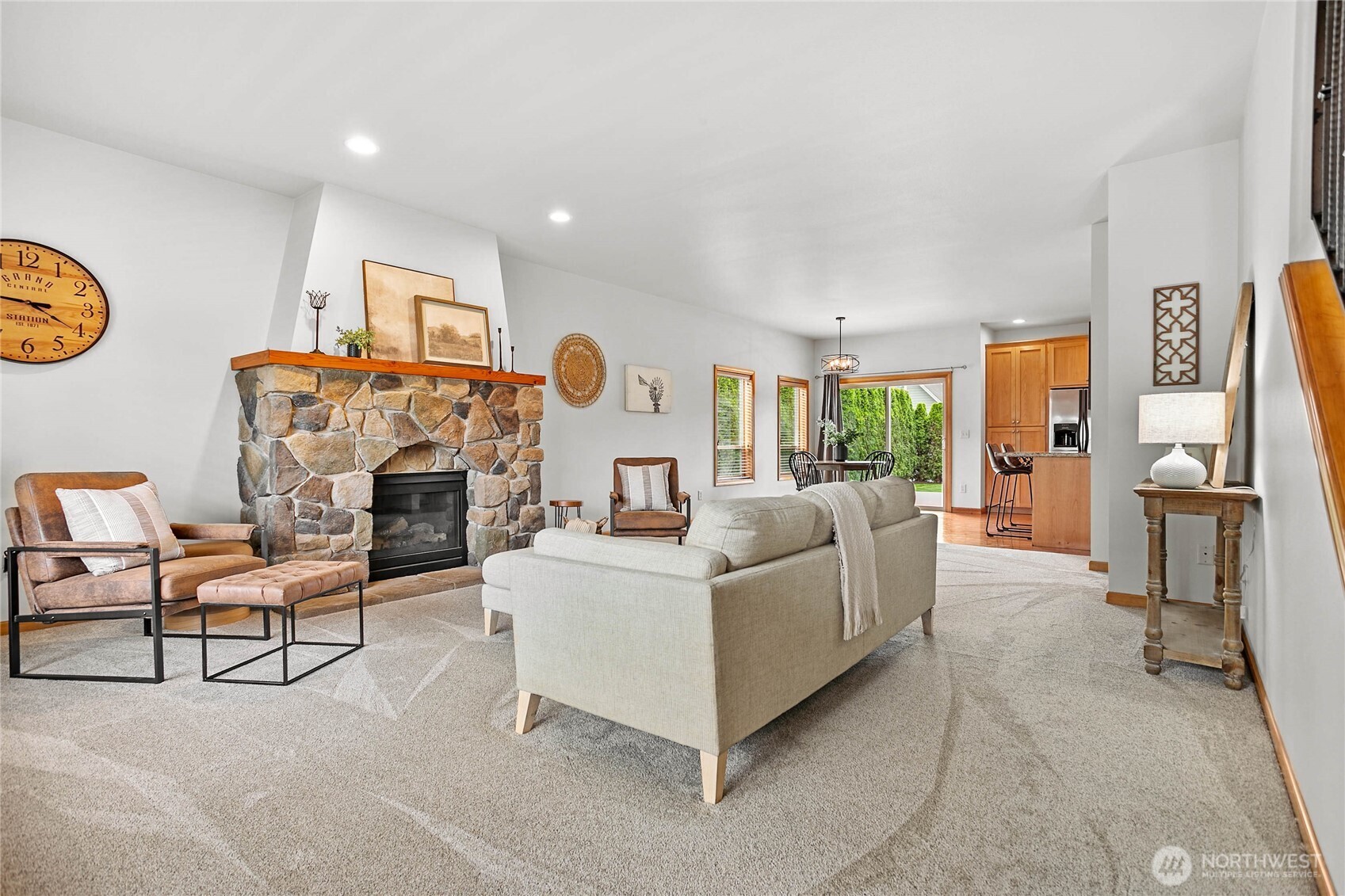 1451 Larkspur Street Property Photo 4