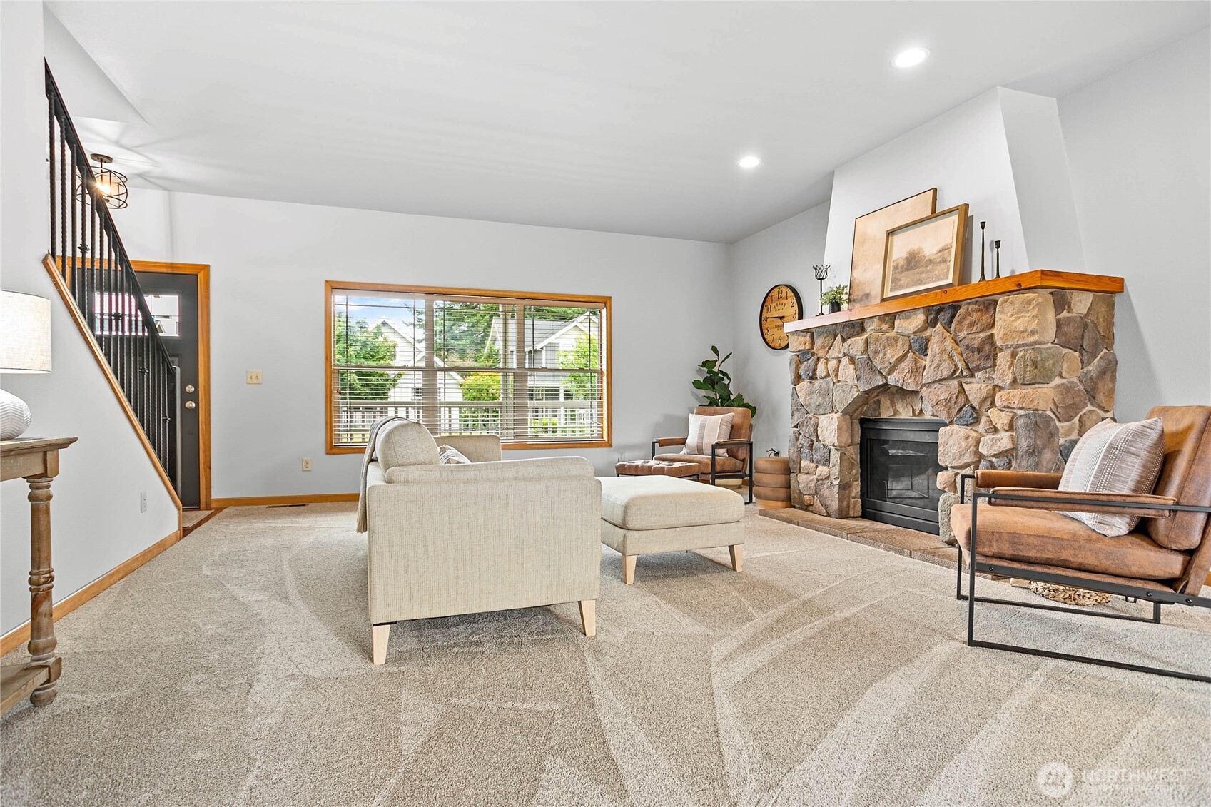 1451 Larkspur Street Property Photo 8