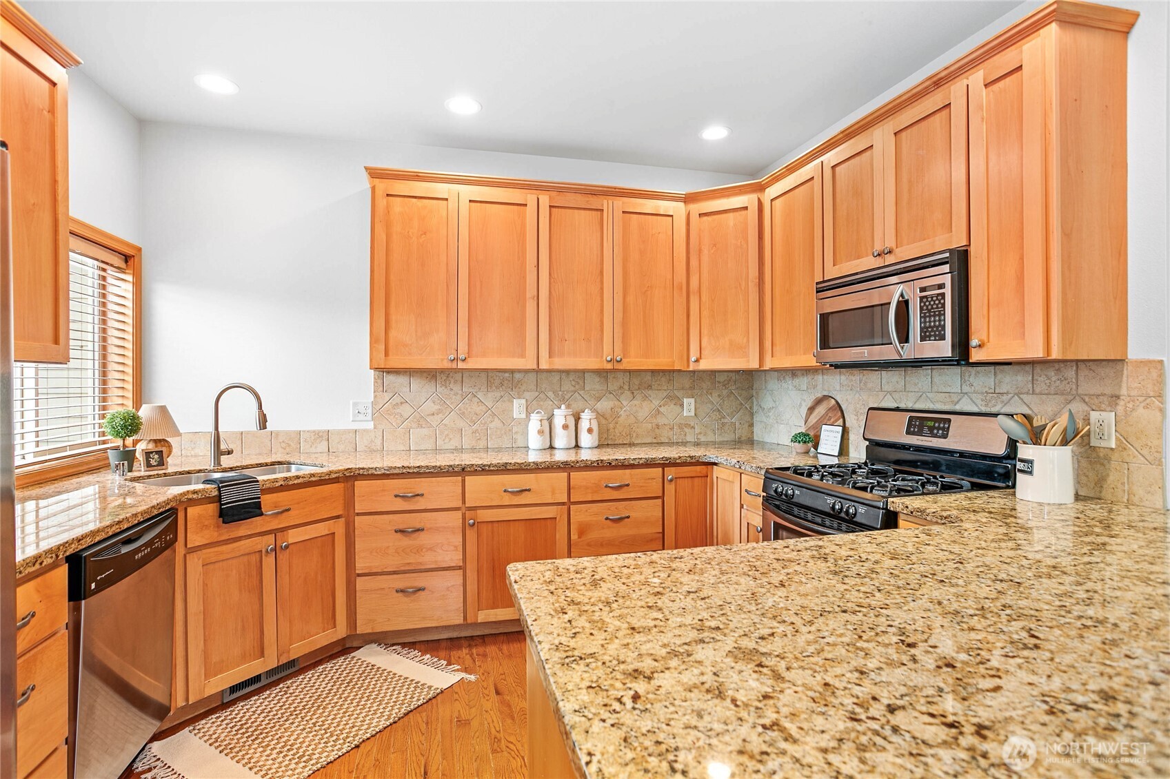 1451 Larkspur Street Property Photo 17