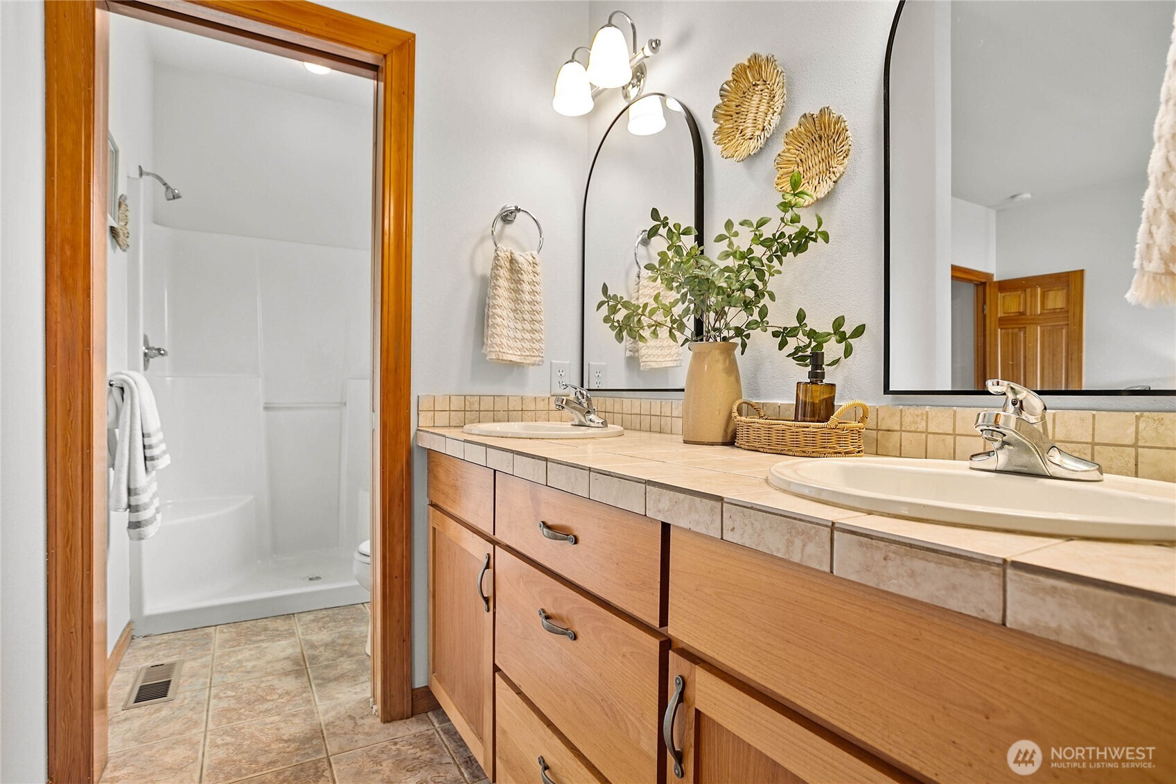1451 Larkspur Street Property Photo 24