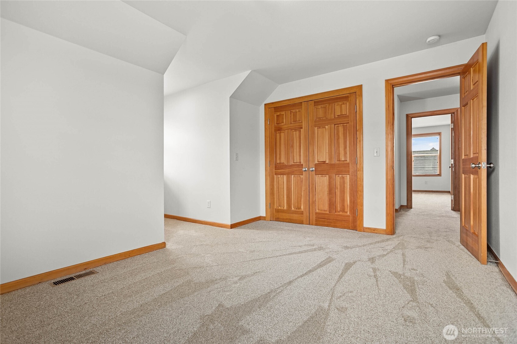 1451 Larkspur Street Property Photo 32