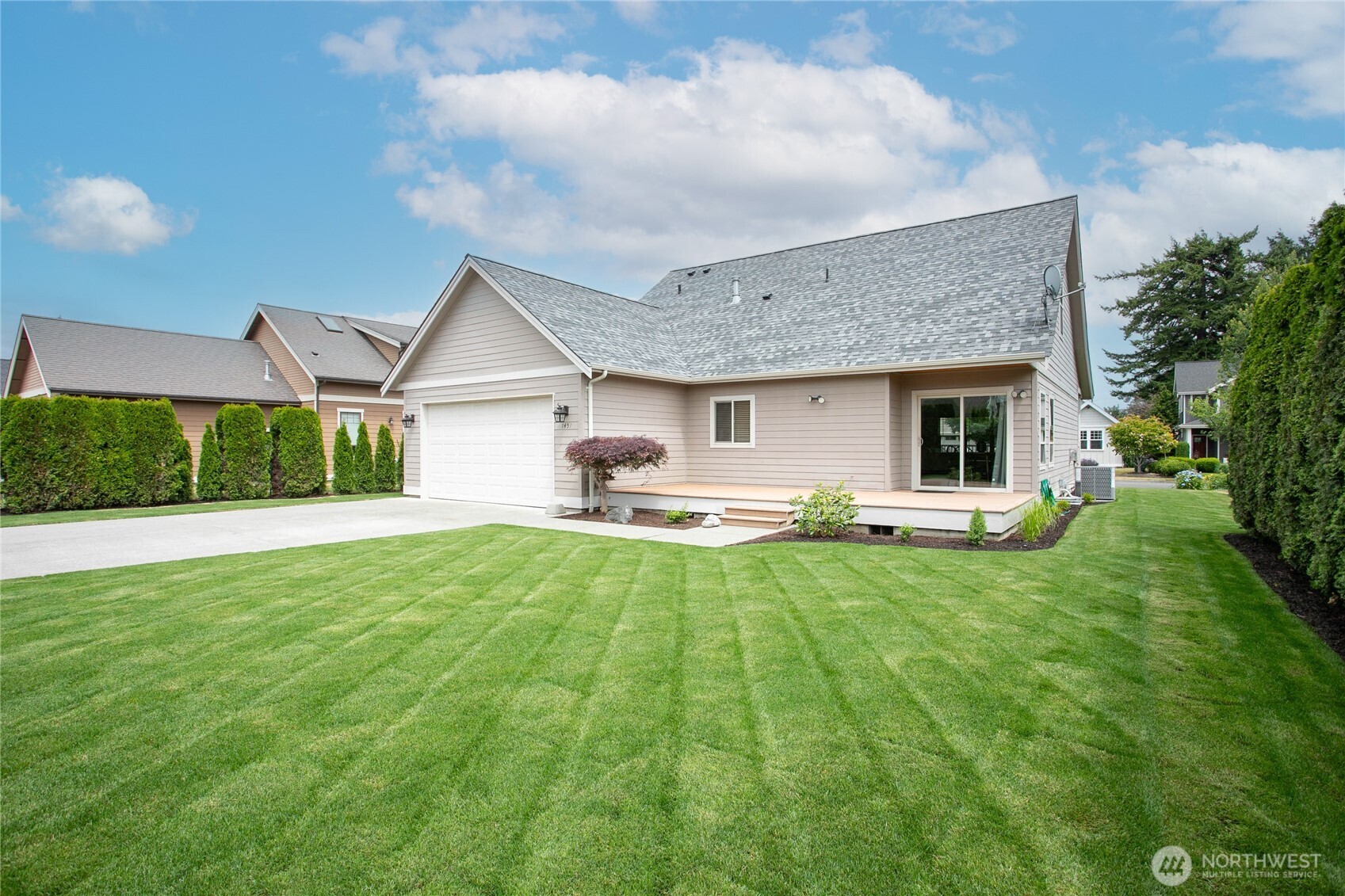 1451 Larkspur Street Property Photo 34