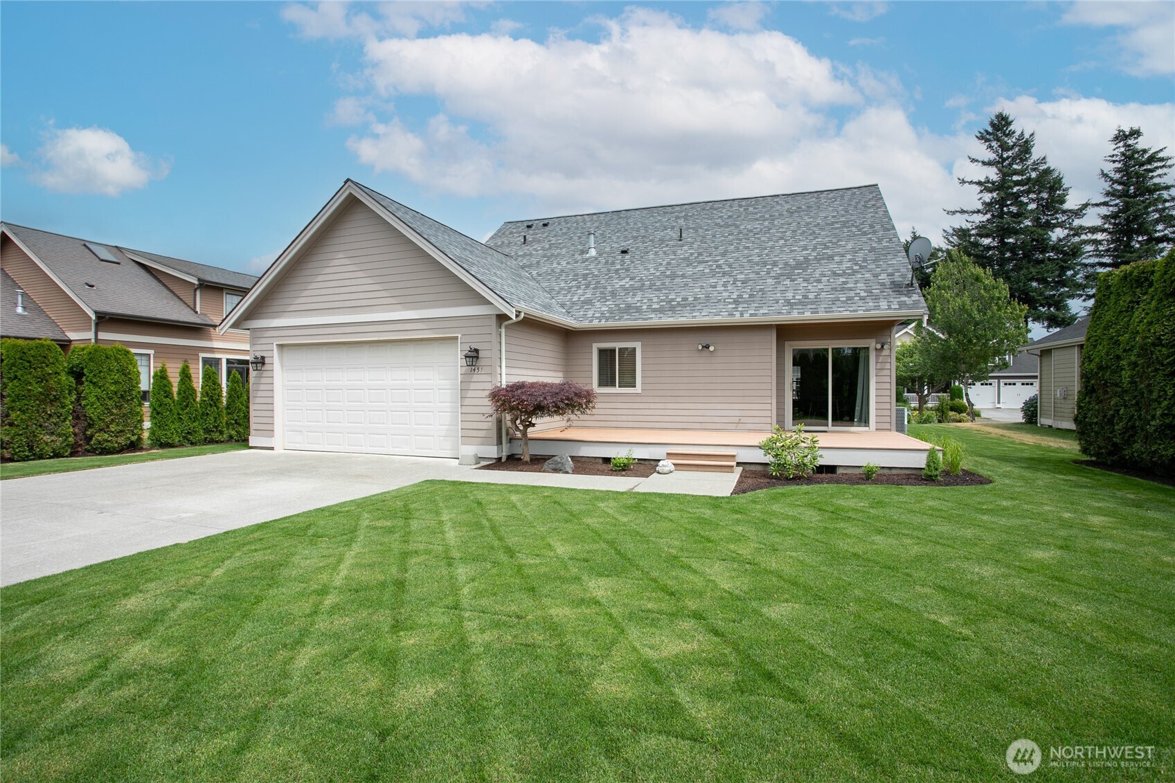 1451 Larkspur Street Property Photo 35
