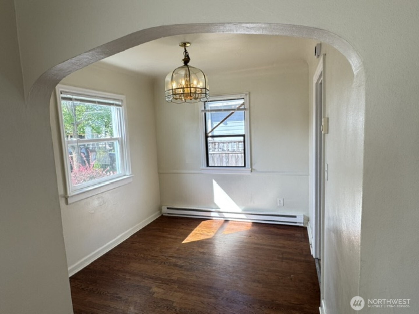 225 Sw Lewis Street Property Photo 3