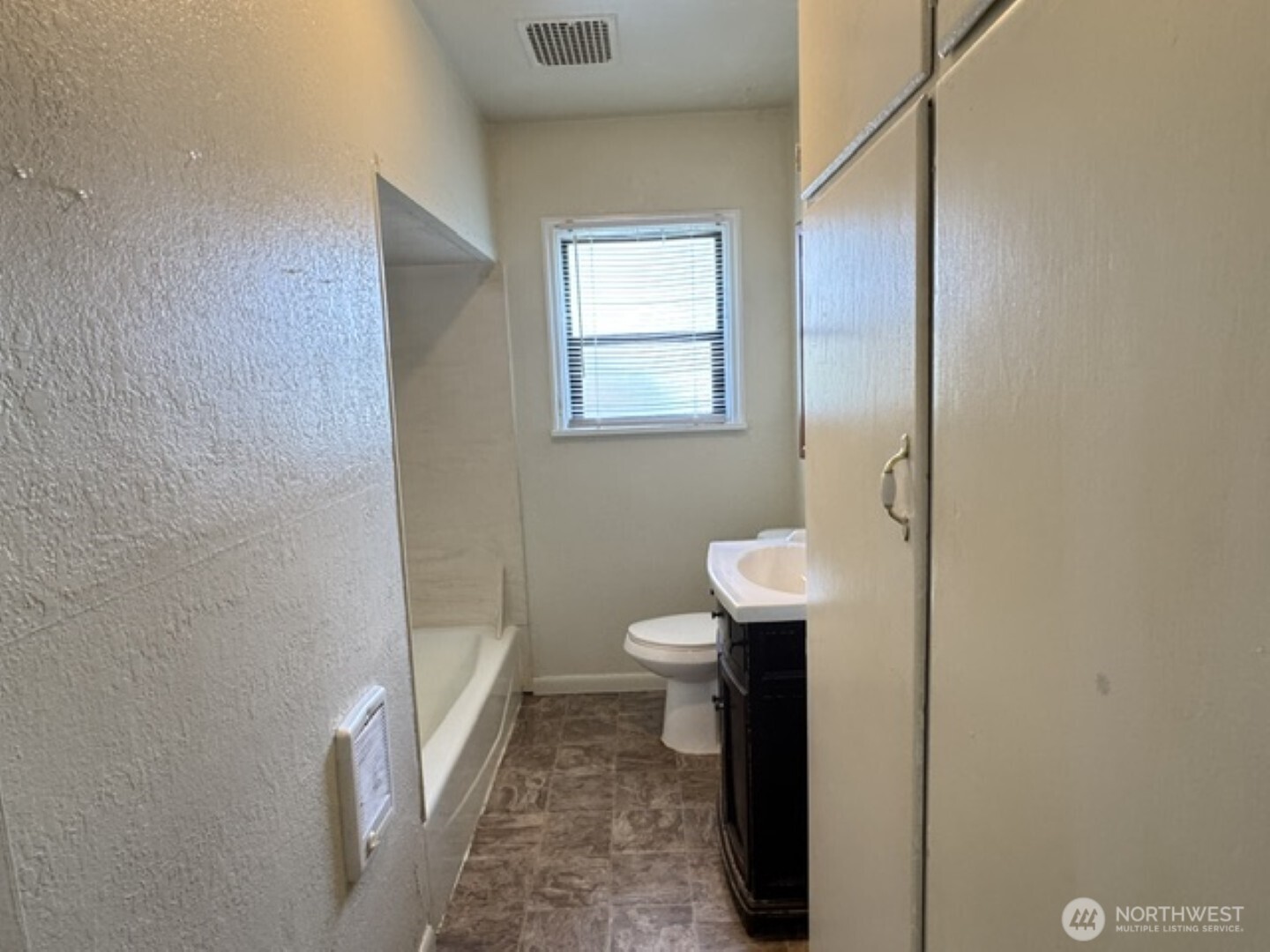 225 Sw Lewis Street Property Photo 9