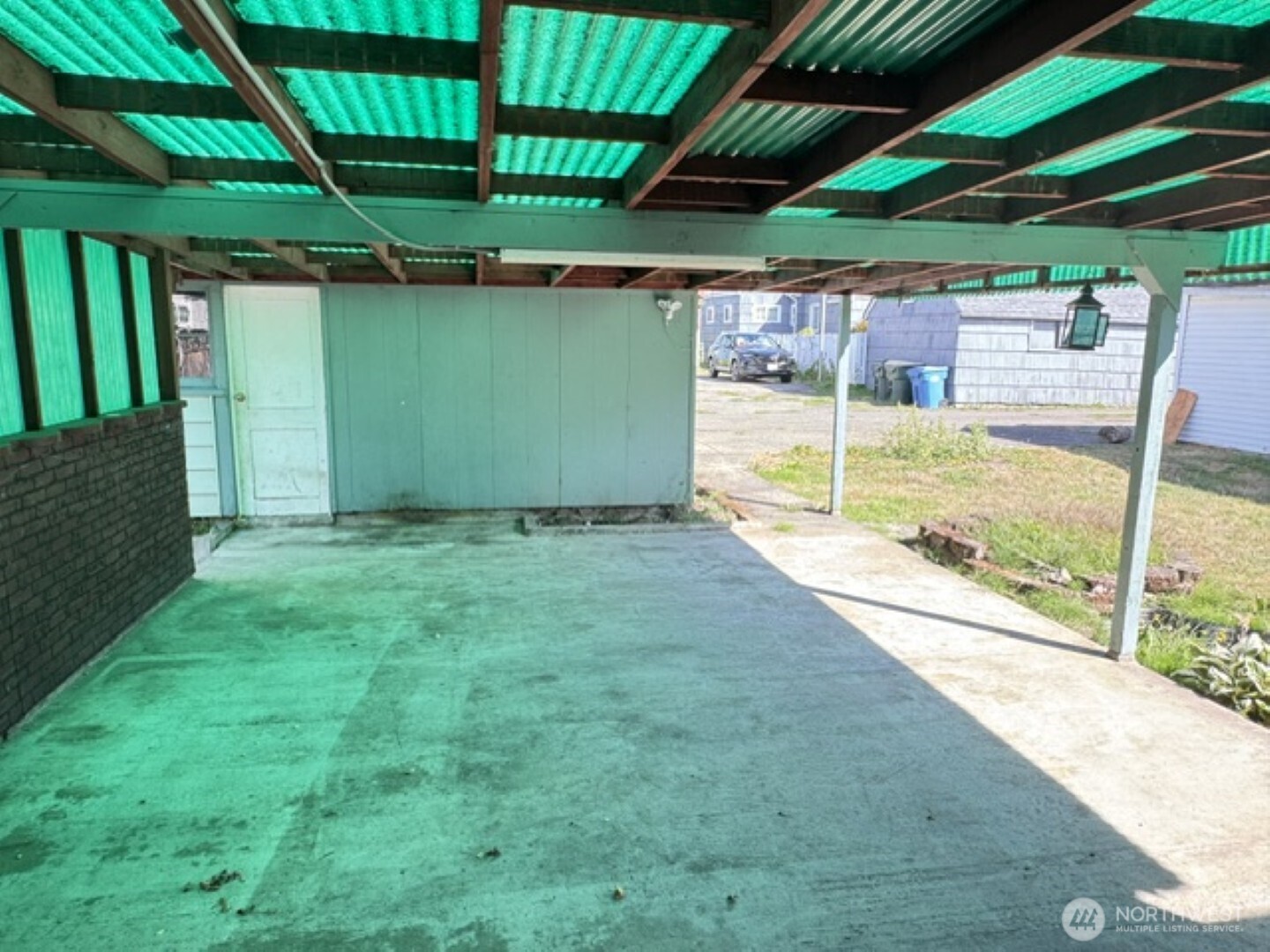 225 Sw Lewis Street Property Photo 13