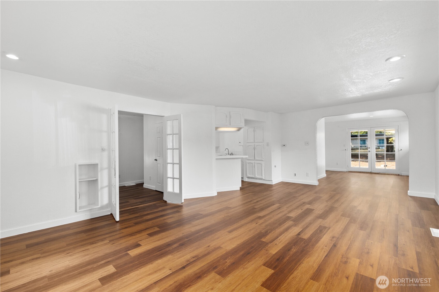 35821 Military Road Property Photo 9