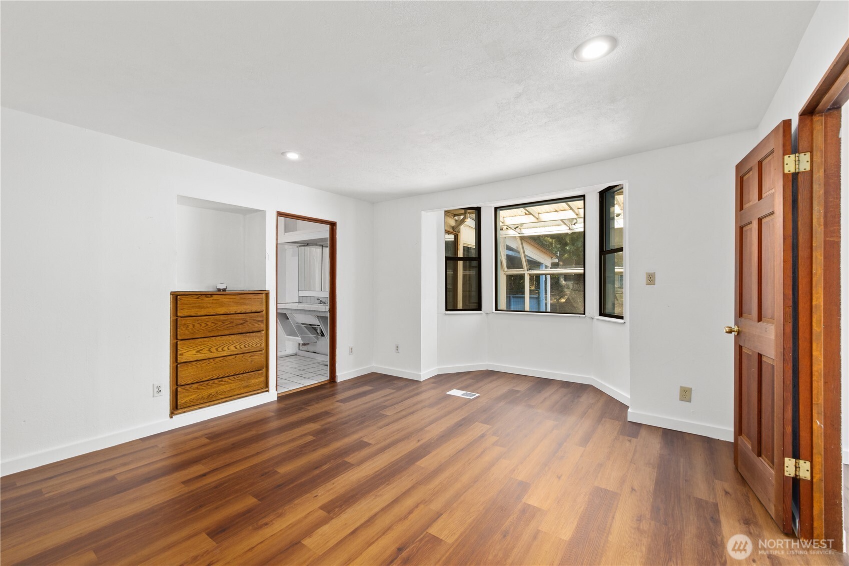 35821 Military Road Property Photo 12