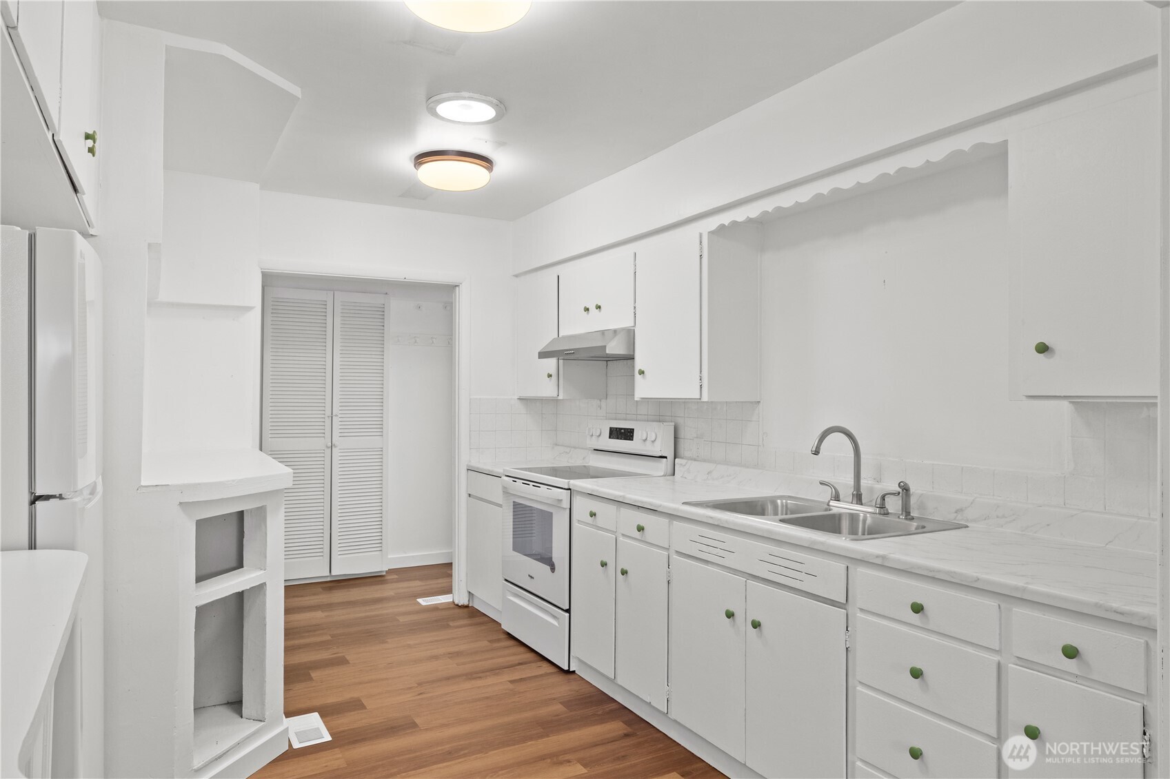35821 Military Road Property Photo 15