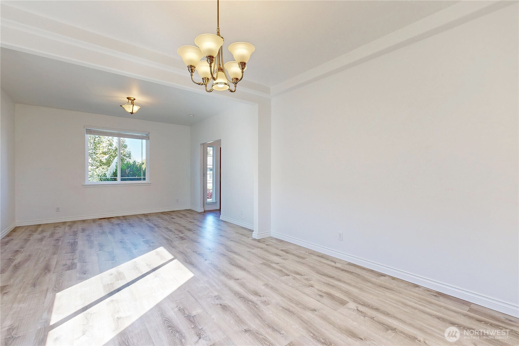 111 Chapelwood Avenue Property Photo 7
