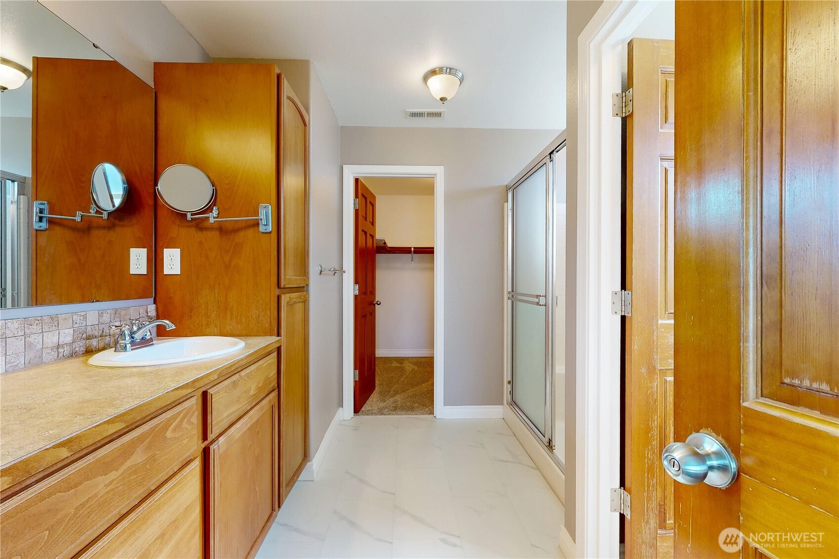 111 Chapelwood Avenue Property Photo 22