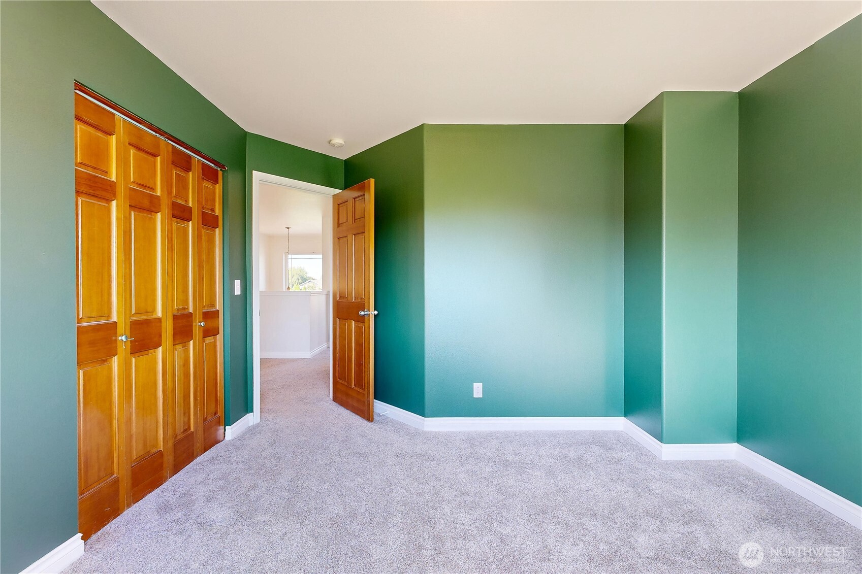 111 Chapelwood Avenue Property Photo 25