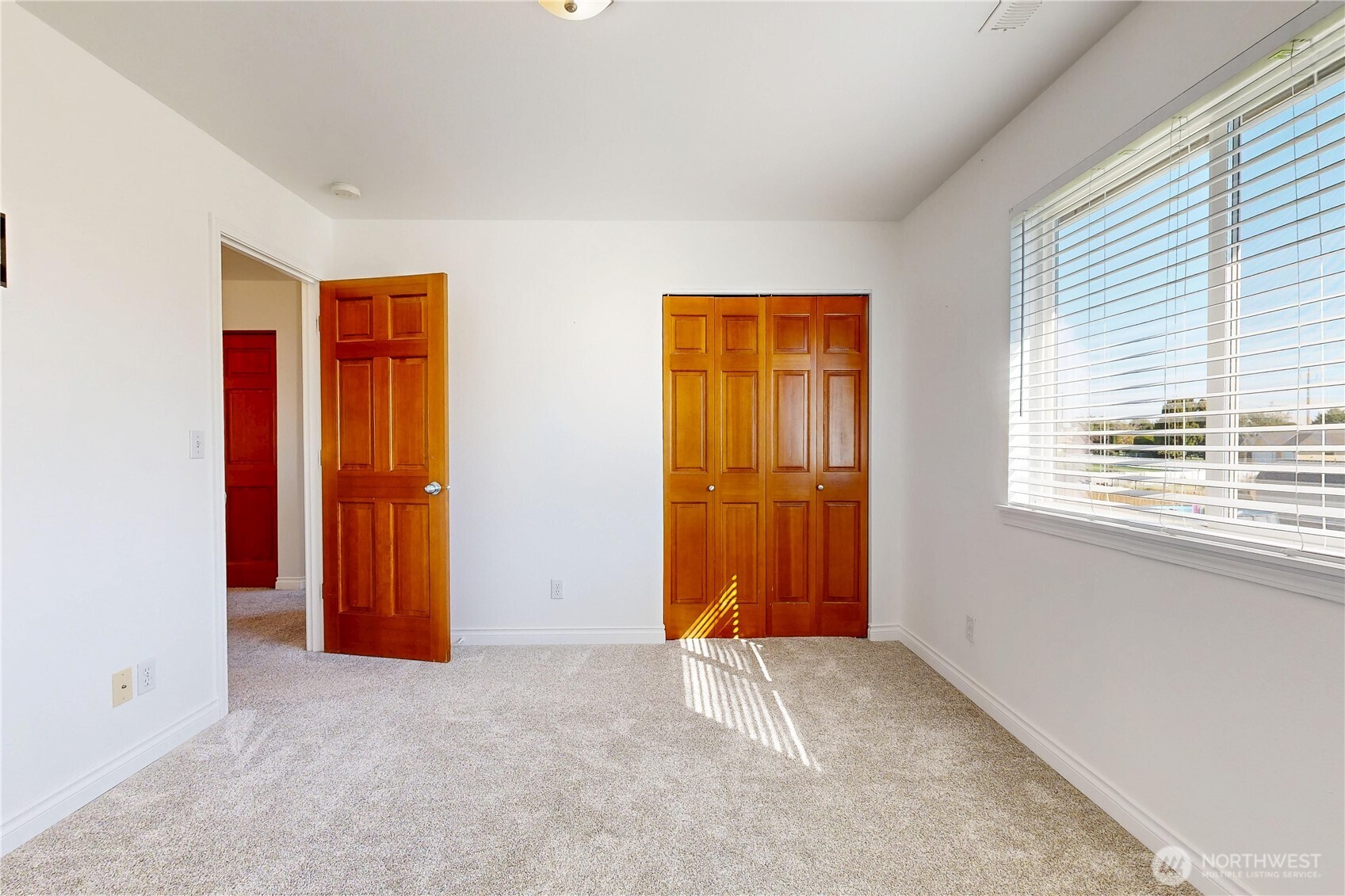 111 Chapelwood Avenue Property Photo 27