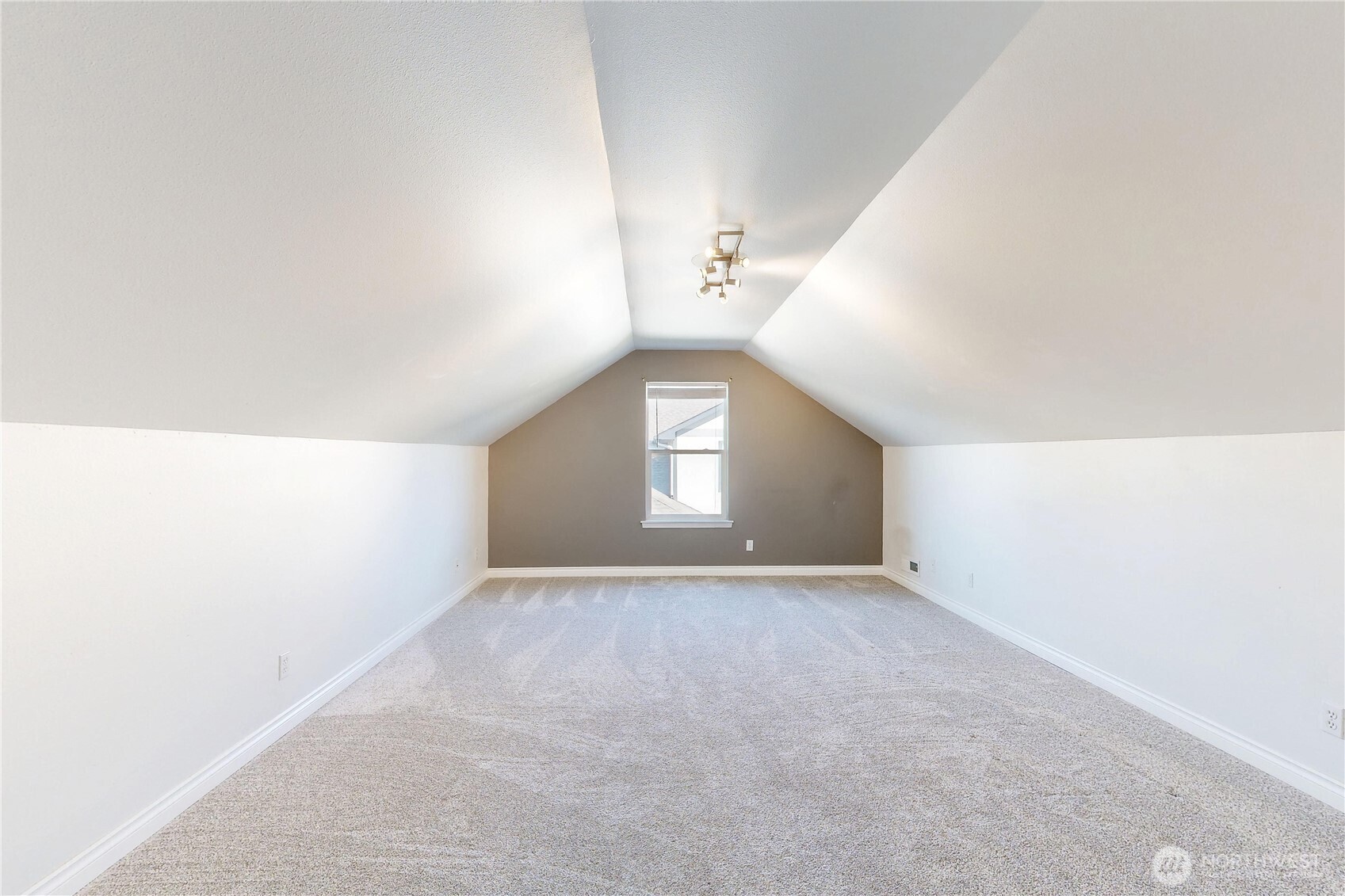 111 Chapelwood Avenue Property Photo 31