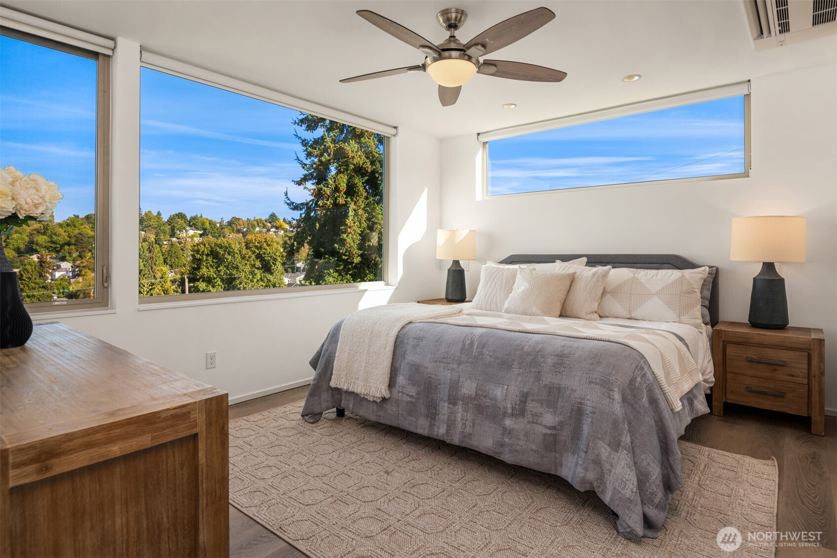 2612 E Denny Way Property Photo 16
