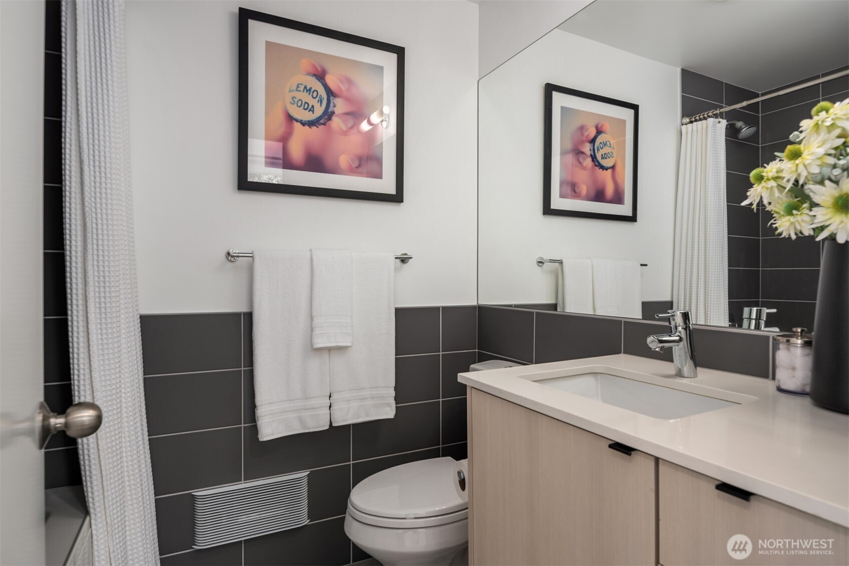 2612 E Denny Way Property Photo 20