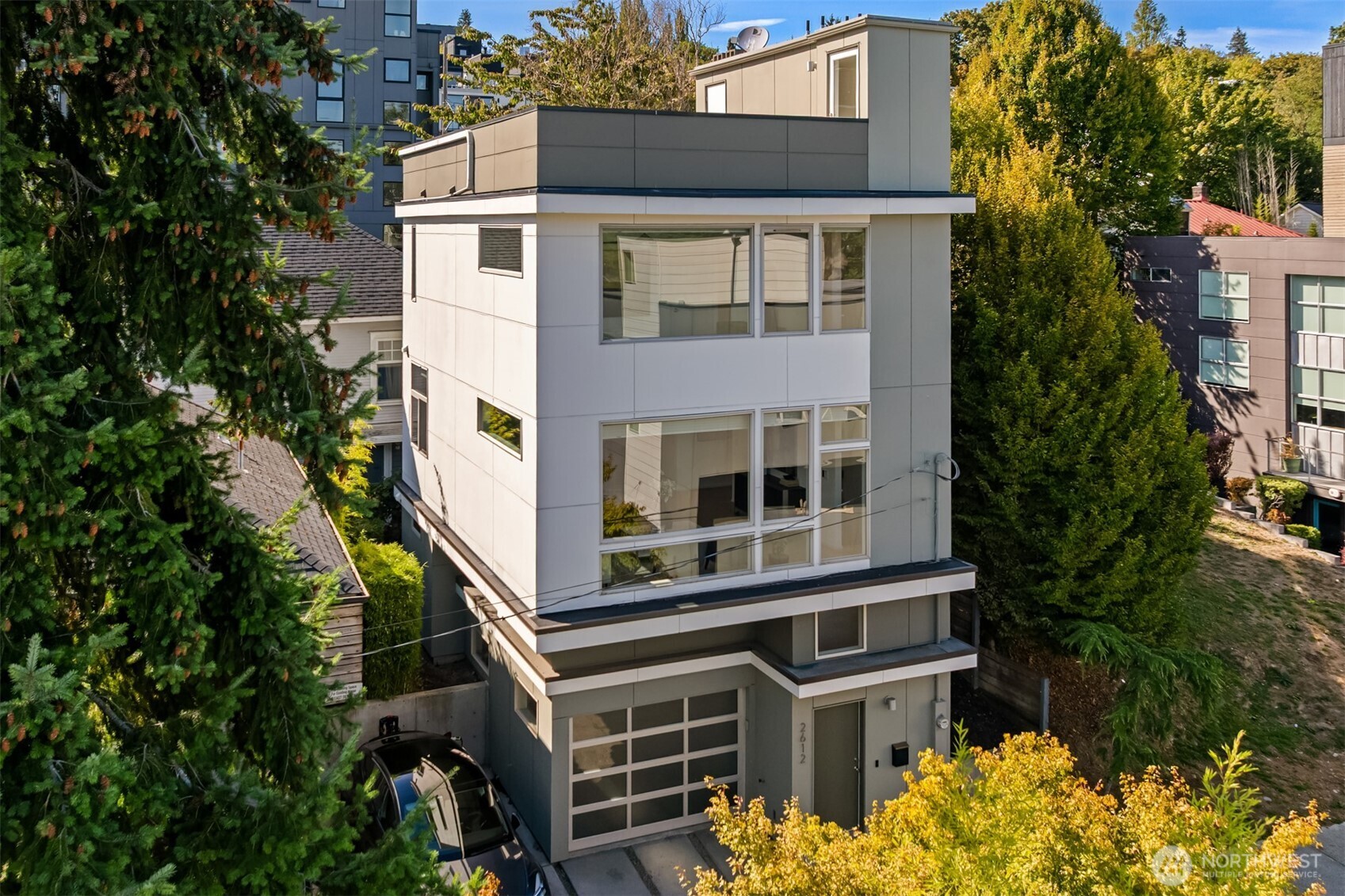 2612 E Denny Way Property Photo 27