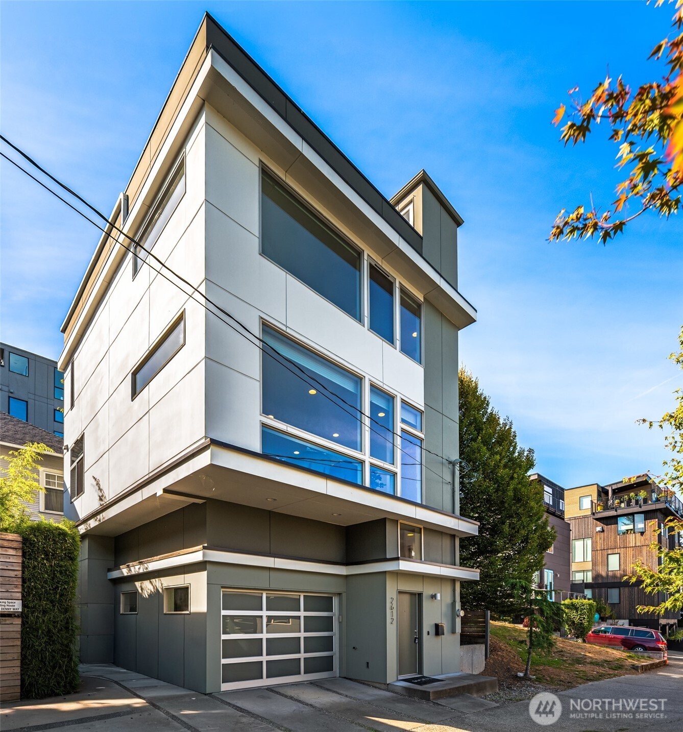 2612 E Denny Way Property Photo 28
