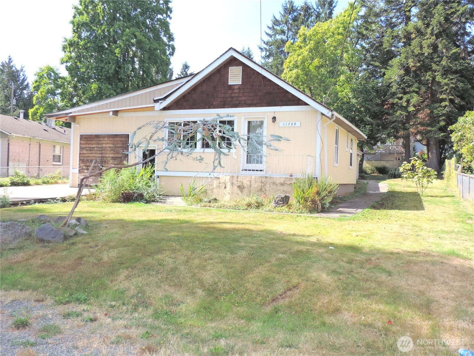 11709 26th Avenue Property Photo 3