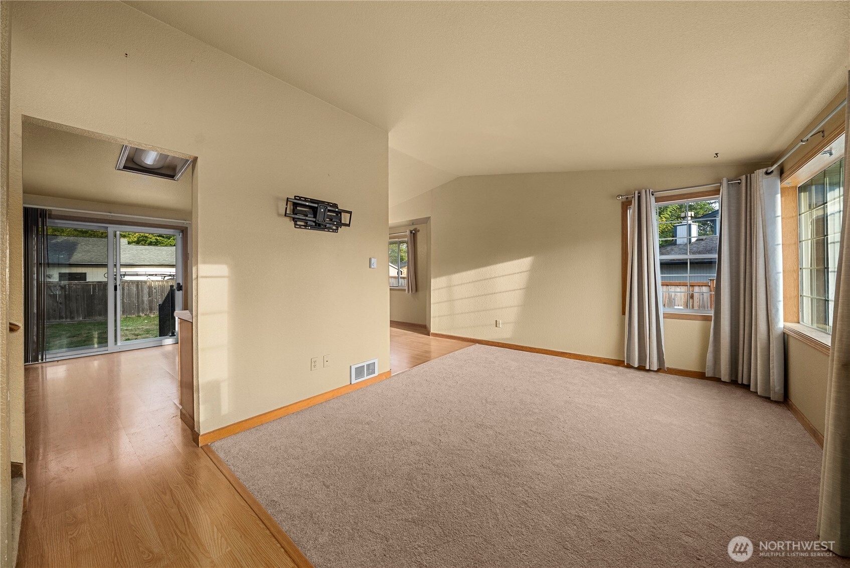 10129 C Street Property Photo 3