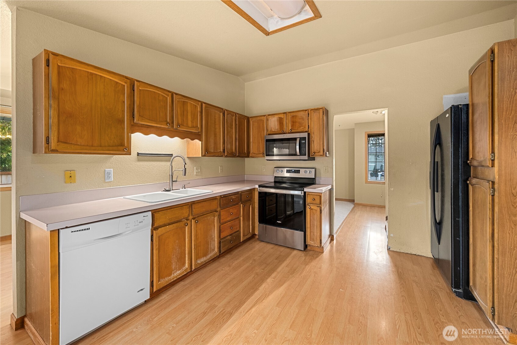 10129 C Street Property Photo 6