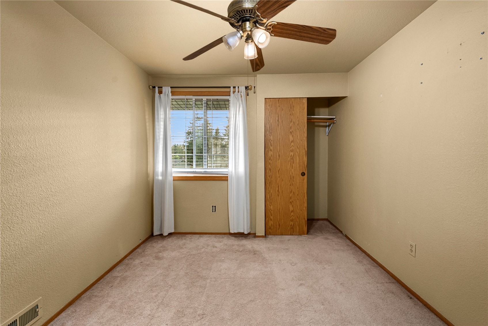 10129 C Street Property Photo 16