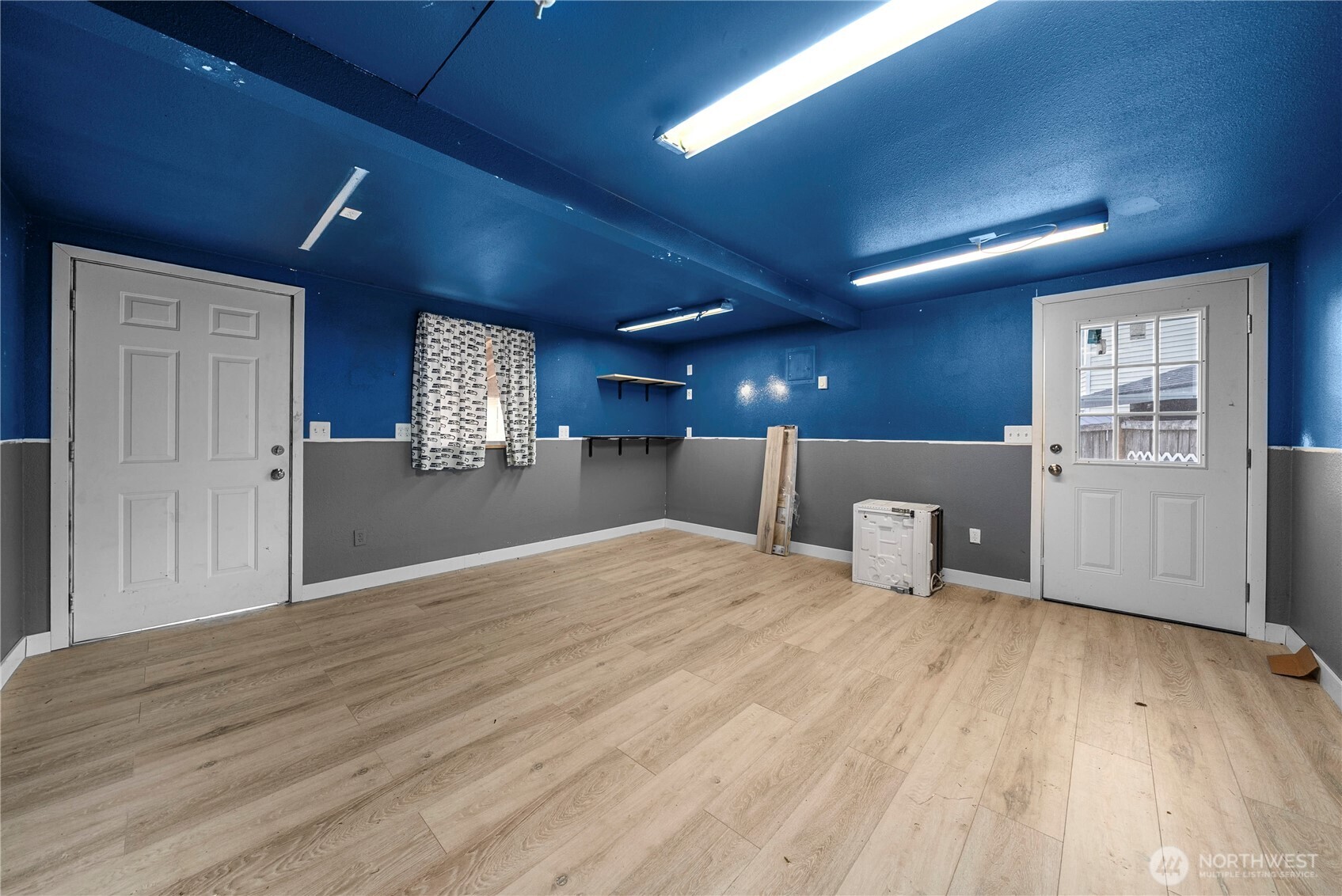 10129 C Street Property Photo 30