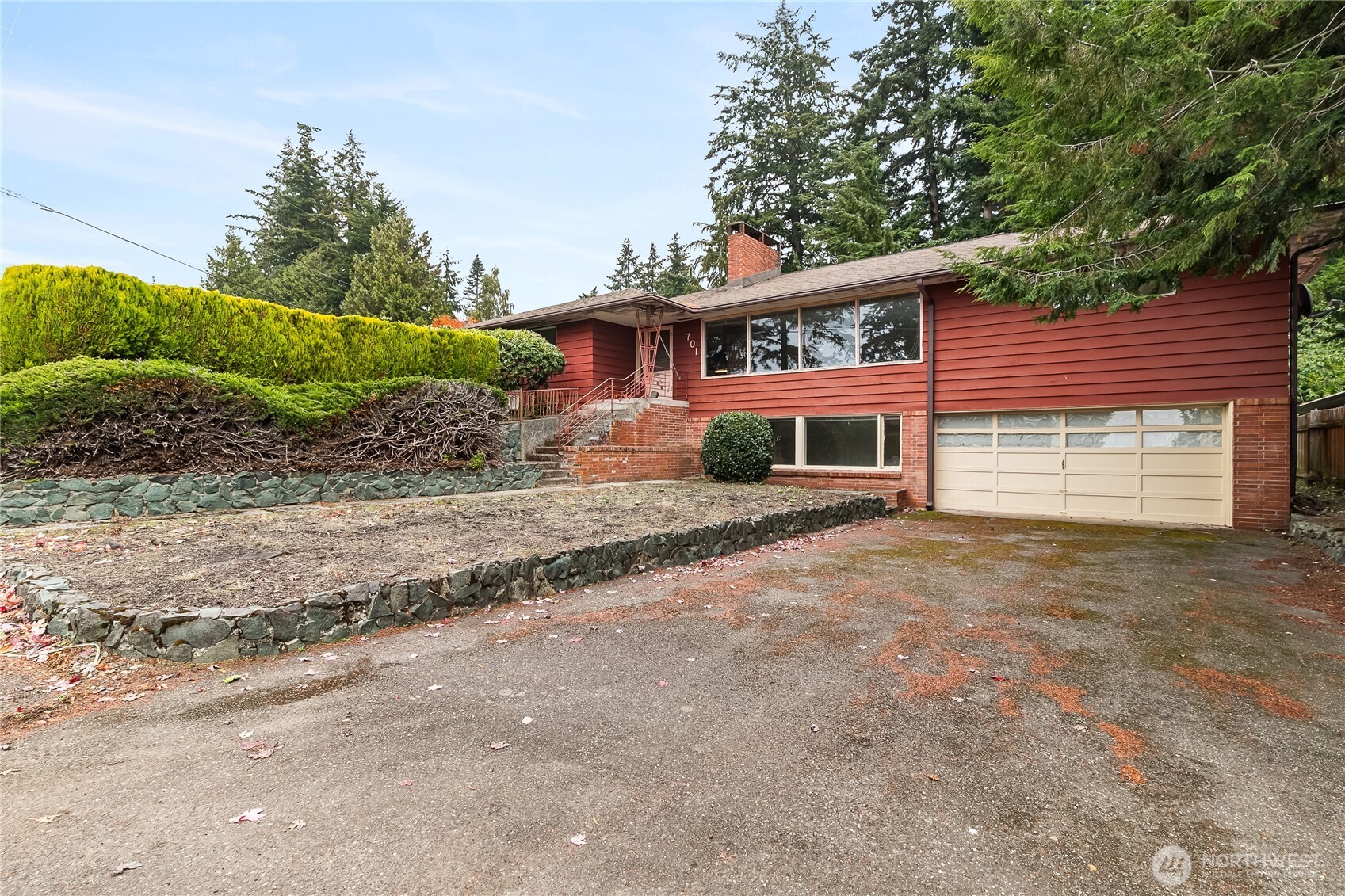 701 Highland Drive Property Photo 1
