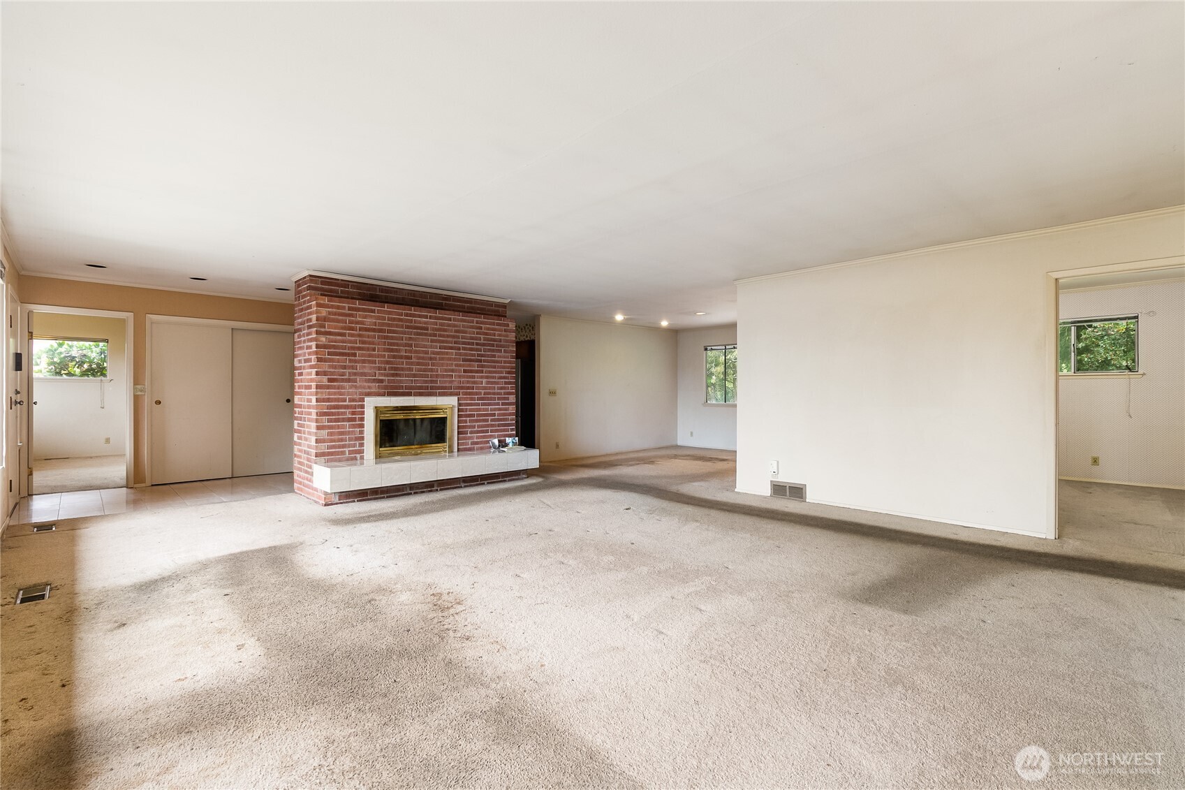 701 Highland Drive Property Photo 2
