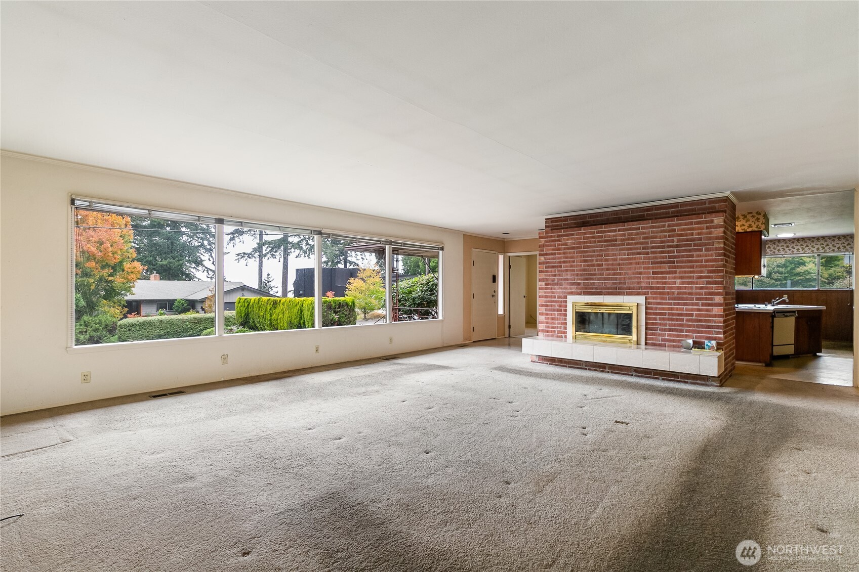 701 Highland Drive Property Photo 3