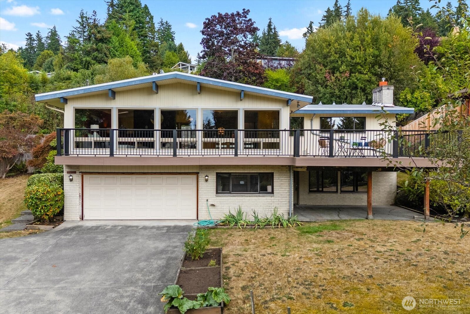 17207 76th Avenue Property Photo 1