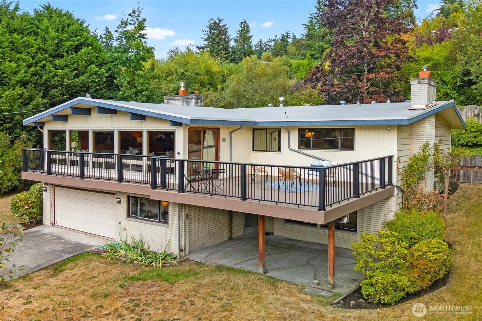 17207 76th Avenue Property Photo 3