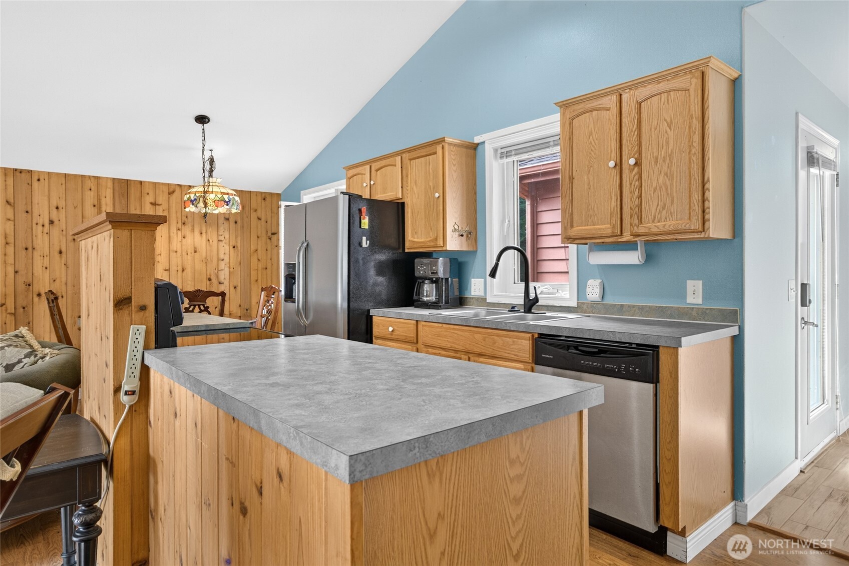19506 U Place Property Photo 12