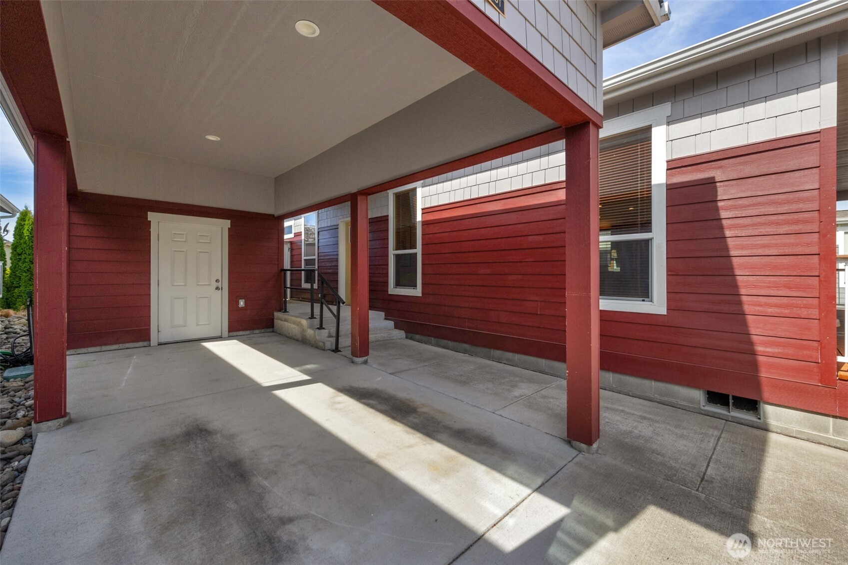 4424 84th Street 2 Property Photo 3