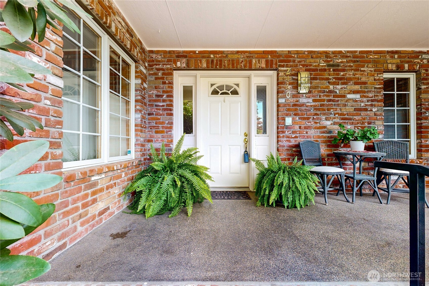 2460 Fairfield Drive Property Photo 2