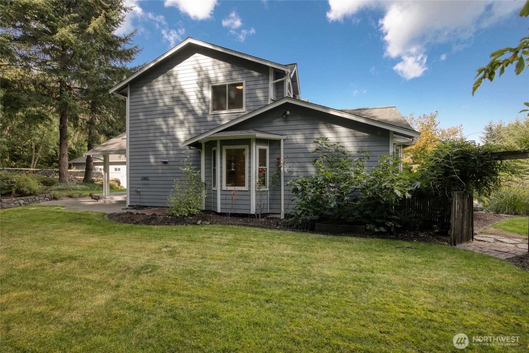 7139 Deerfield Park Drive Property Photo 6