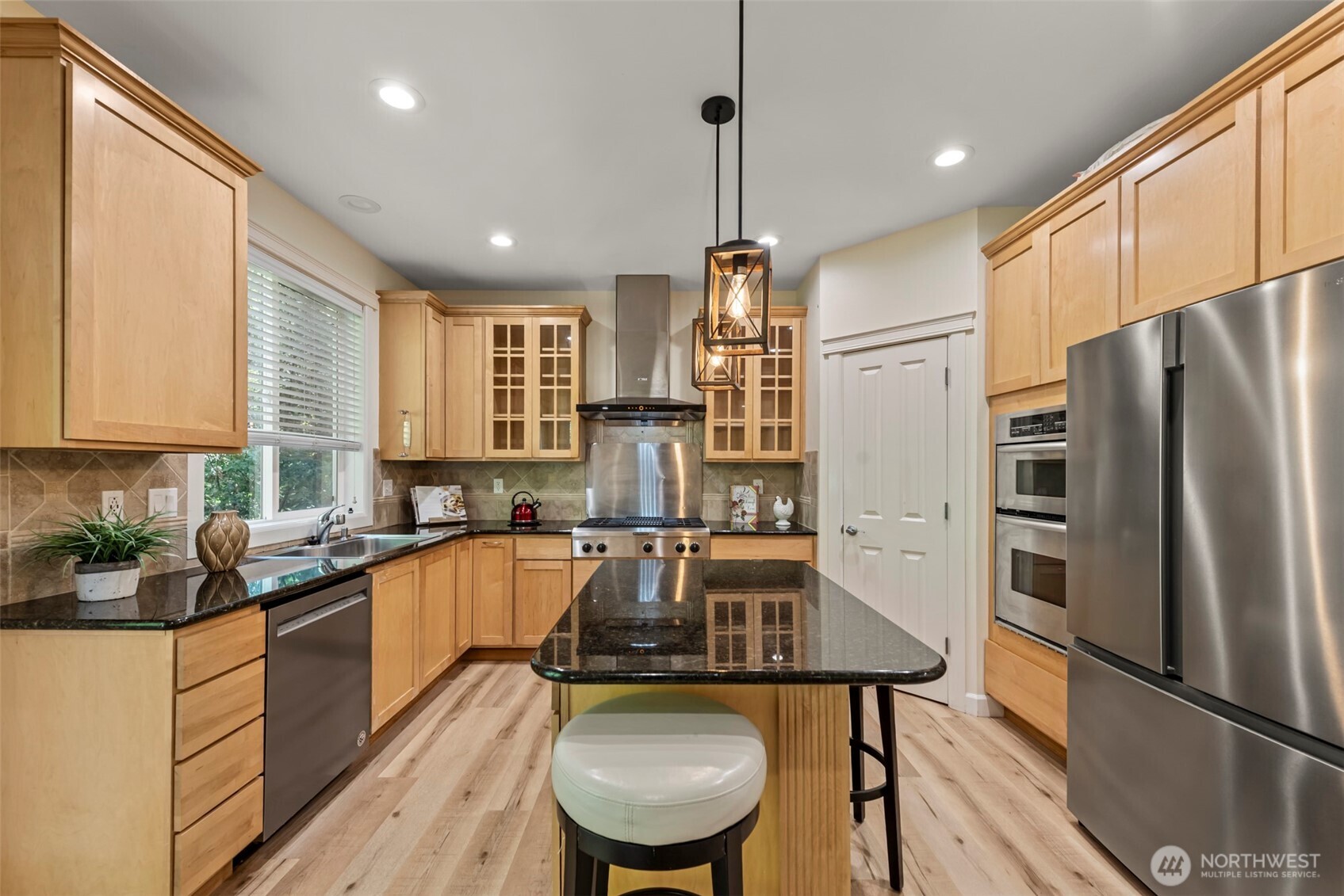 22707 72nd Place Property Photo 8