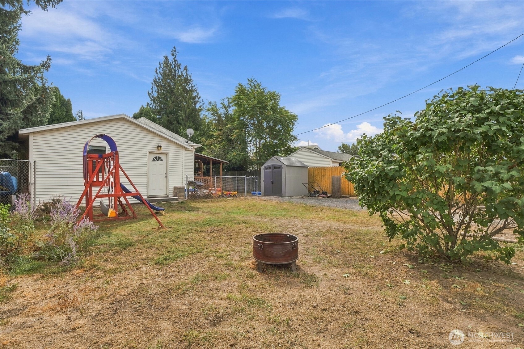 319 Nw C St Property Photo 14