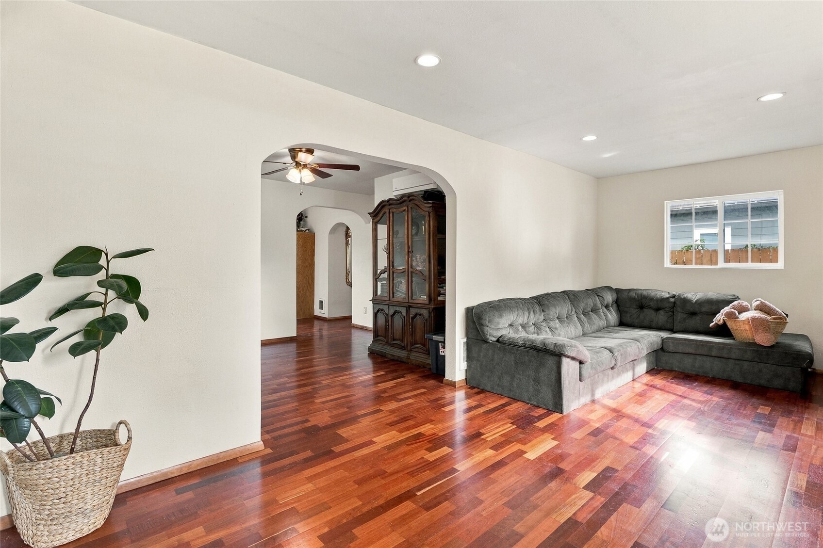 319 Nw C St Property Photo 16
