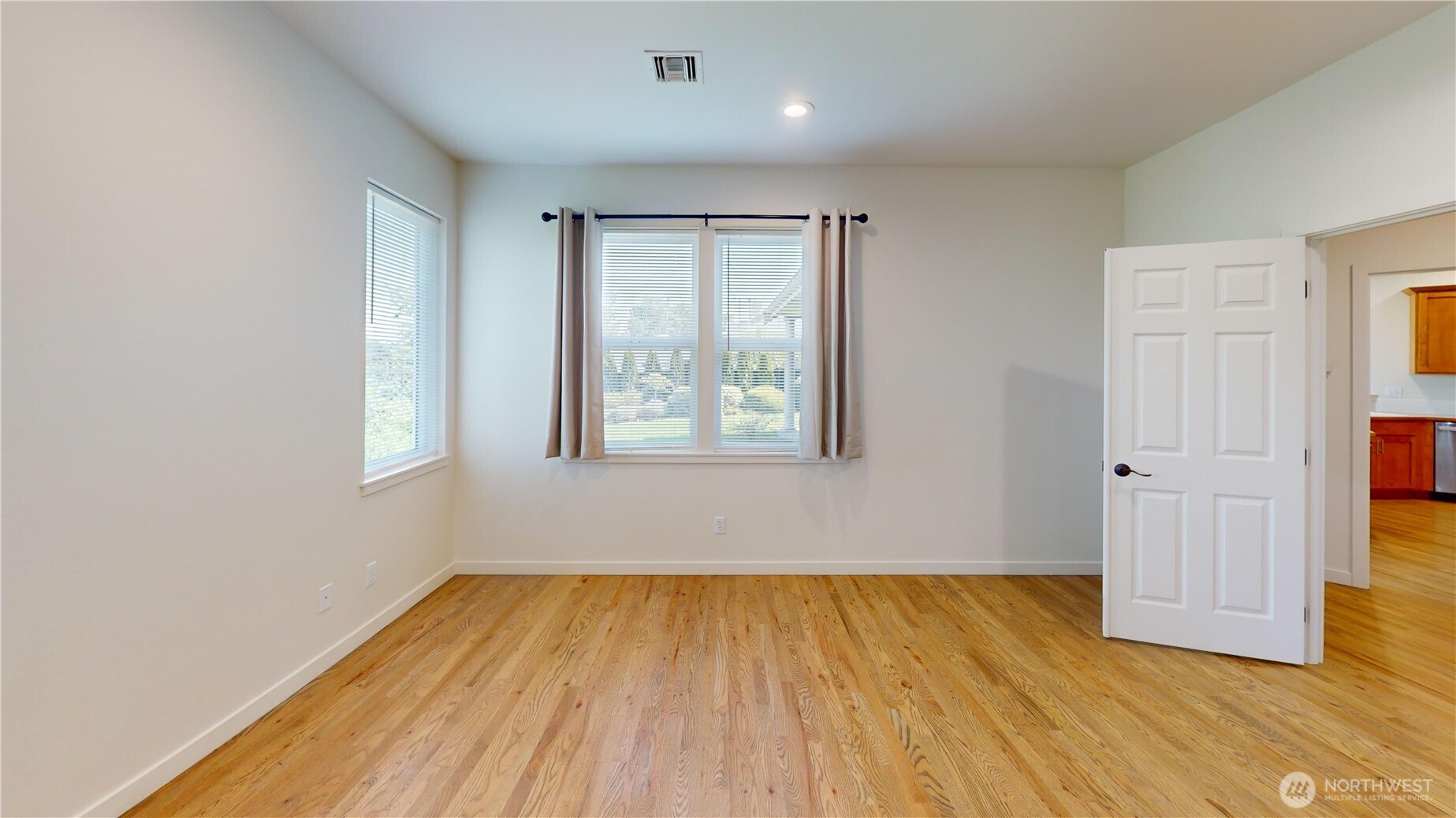 1023 Se Sentry Drive Property Photo 10