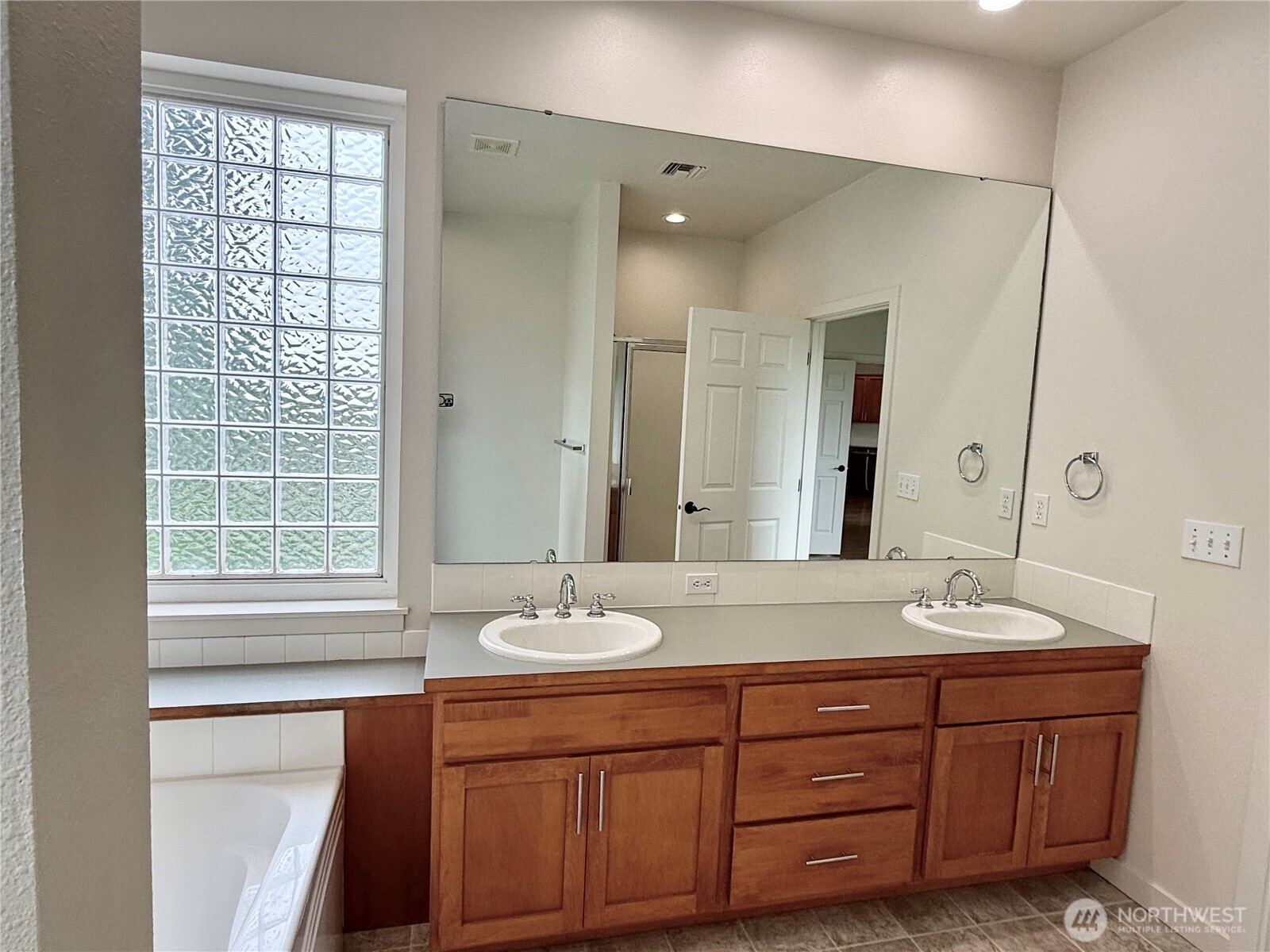 1023 Se Sentry Drive Property Photo 12