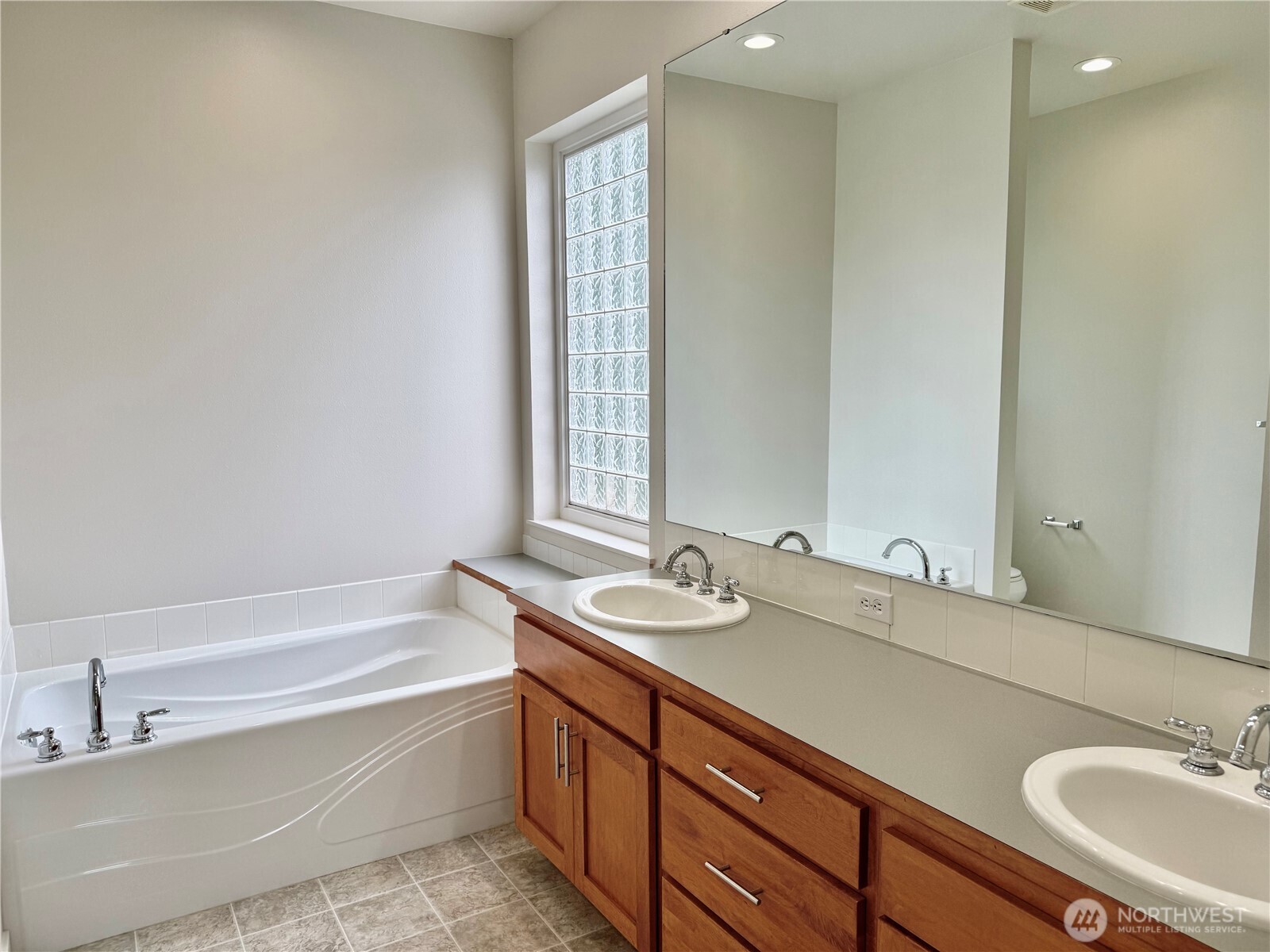 1023 Se Sentry Drive Property Photo 13