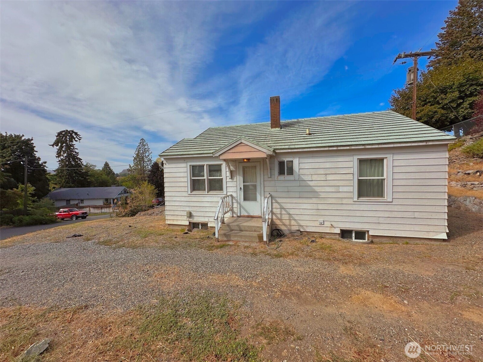 319 E Bartlett Avenue Property Photo 6