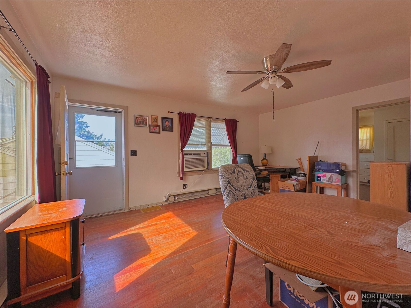 319 E Bartlett Avenue Property Photo 7