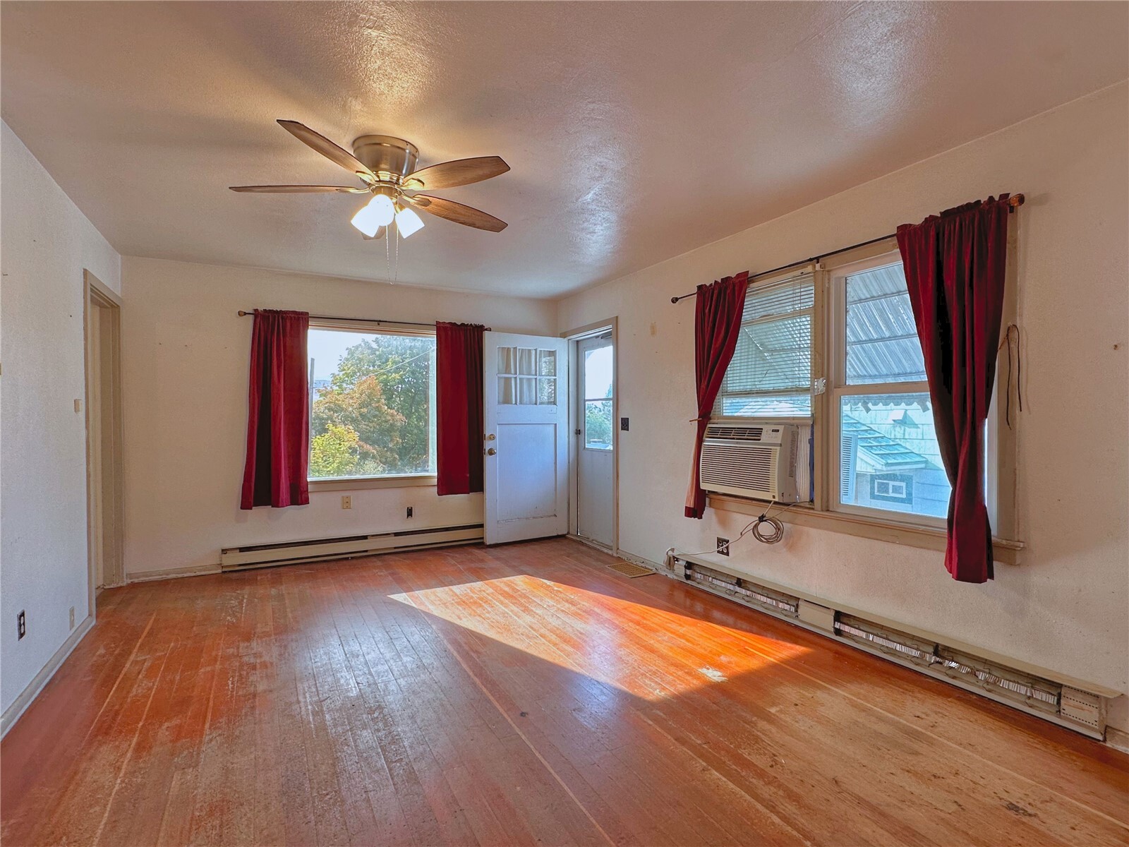 319 E Bartlett Avenue Property Photo 7