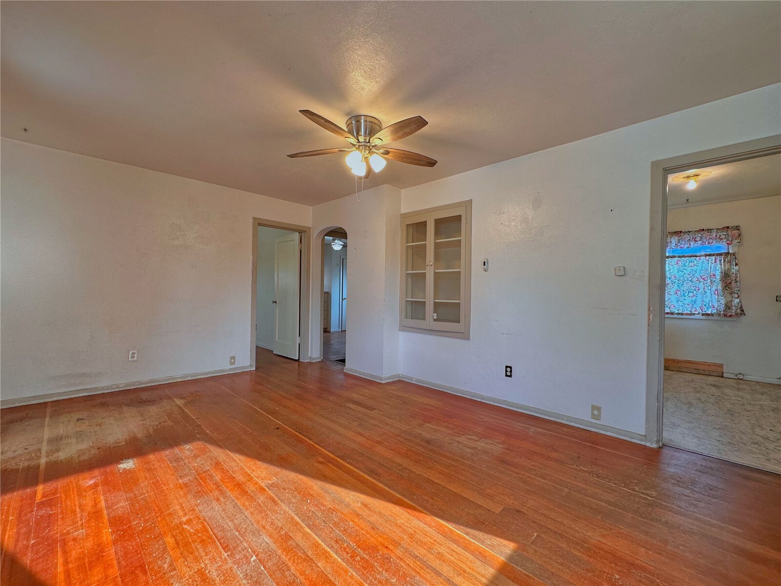 319 E Bartlett Avenue Property Photo 9